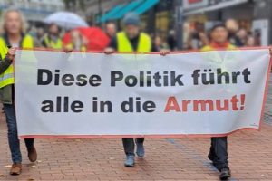 Read more about the article „Mini-Demonstration: Kieler Gelbwesten kämpfen für Selbstbestimmung“